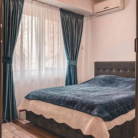 Ferienwohnung Calea Crangasi Bukarest Exterior foto