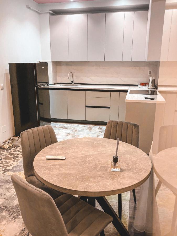 Ferienwohnung Calea Crangasi Bukarest Exterior foto